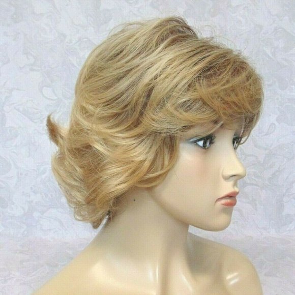 Short Wavy Brown/Blonde Ombre Heat Resistant Wig main image 11